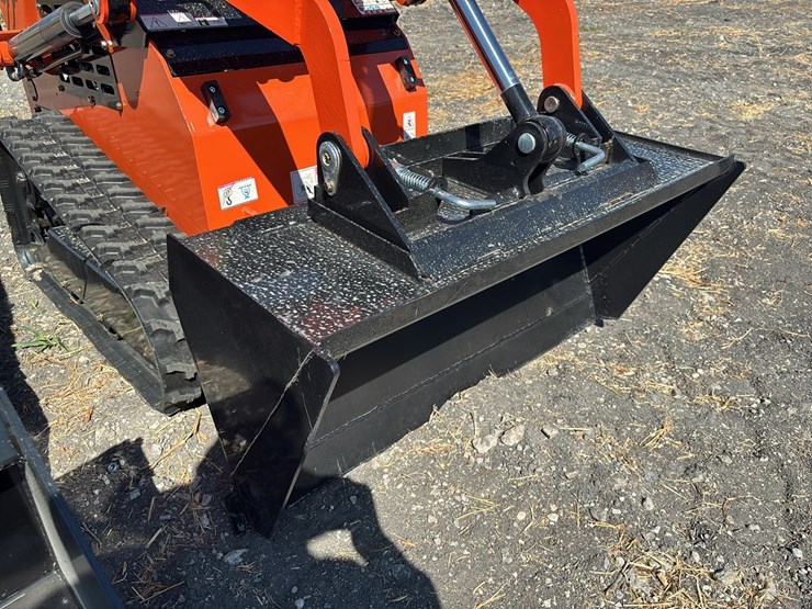 new-ats-t460-mini-track-loader-image-3