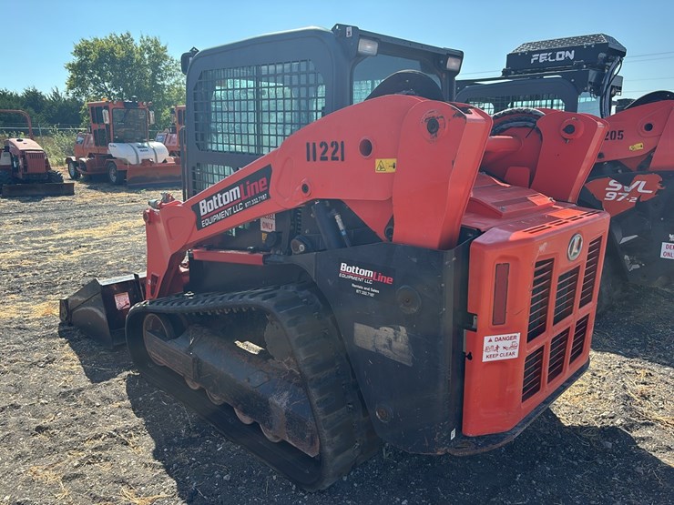 2023-kubota-svl75-2hwc-image-5