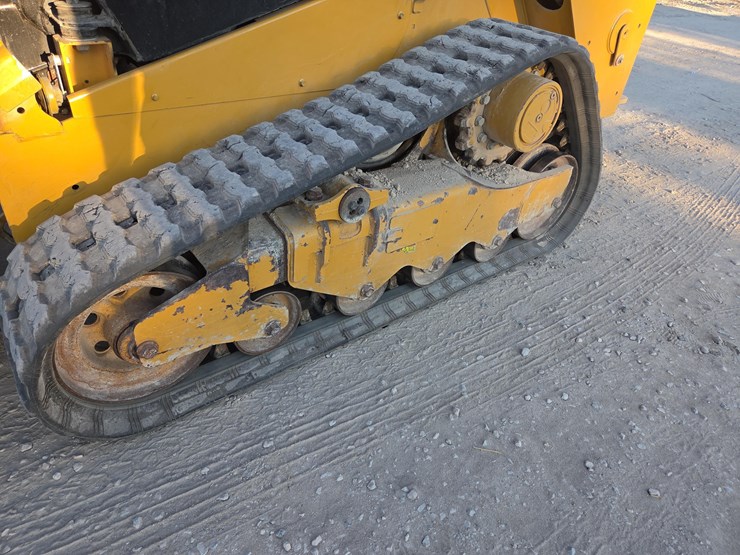 2021-caterpillar-259d3-image-6