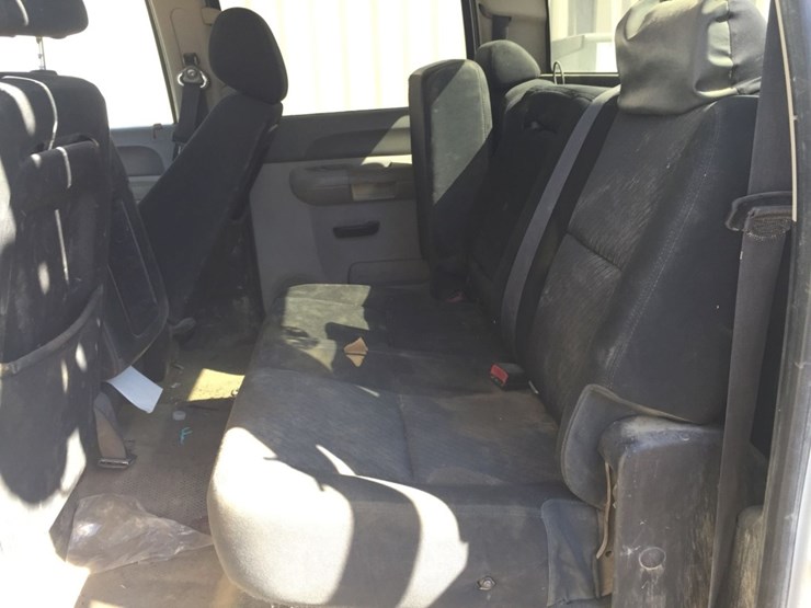 2014-chevrolet-silverado-3500-image-11