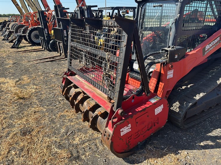 2024-kubota-svl97-2hfc-rubber-tracked-skid-steer-image-12