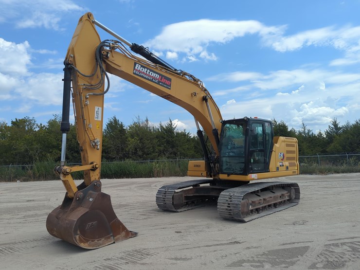 2020-caterpillar-320-image-3
