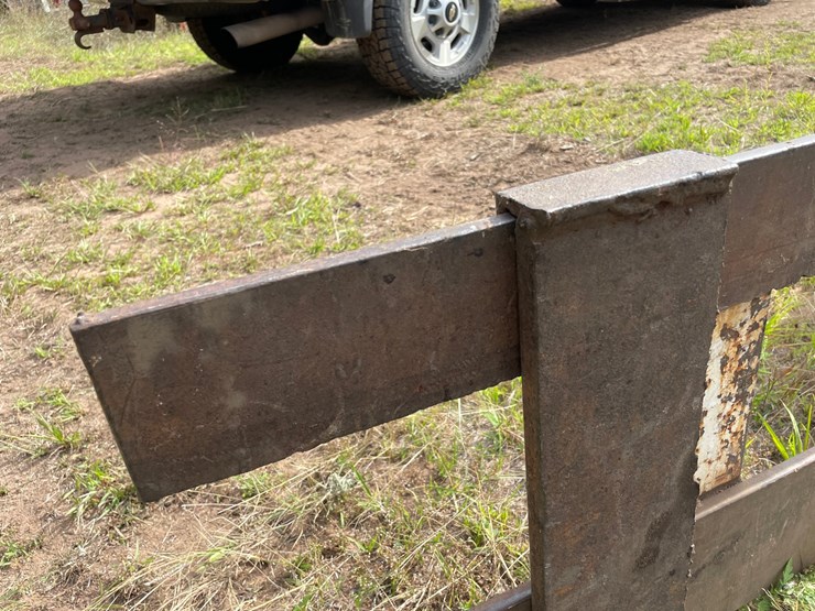 #6226-•-shop-made-mini-skid-steer-pallet-fork-attachment-image-7