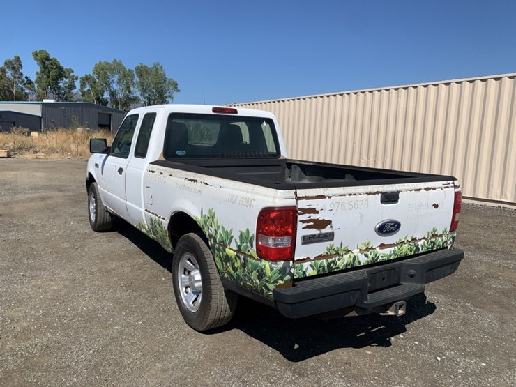 2011-ford-ranger-xlt-image-4