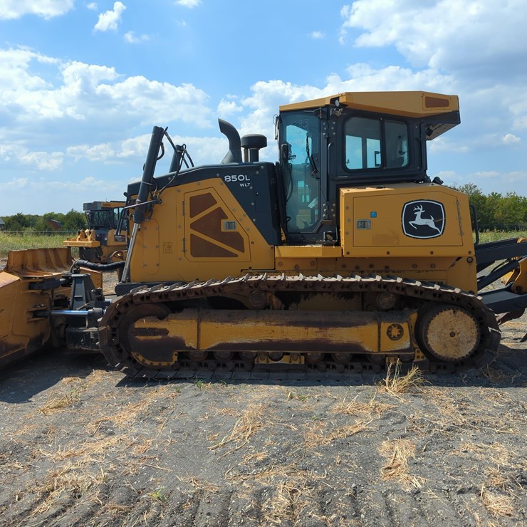2021 DEERE 850 WT