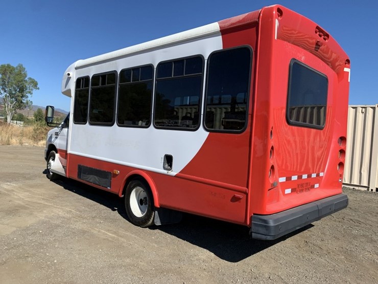 2016-ford-e450-image-4