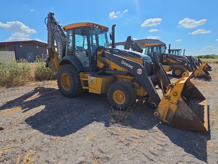 2021-deere-710l-image-3