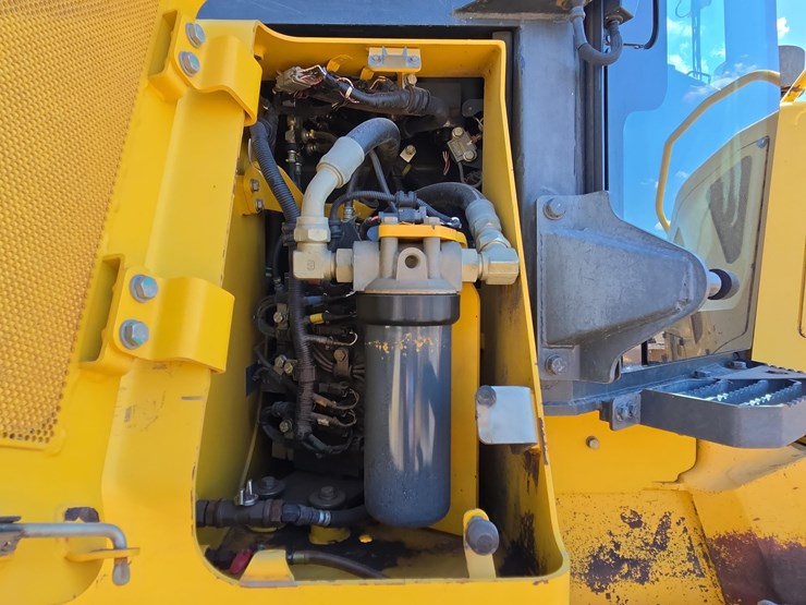2017-komatsu-d61p-image-14