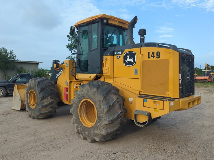 2022-deere-624p-image-5