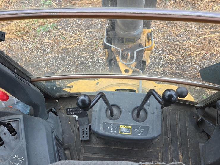 2021-deere-710l-image-17