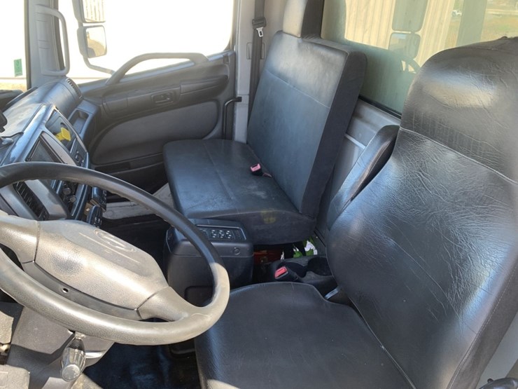 2018-hino-338-image-7
