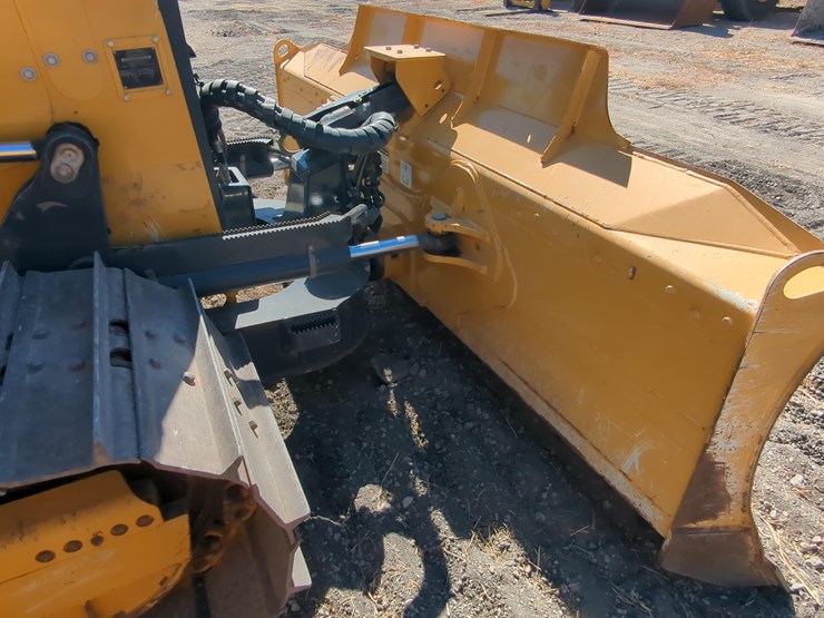 2025-deere-700l-lgp-image-11