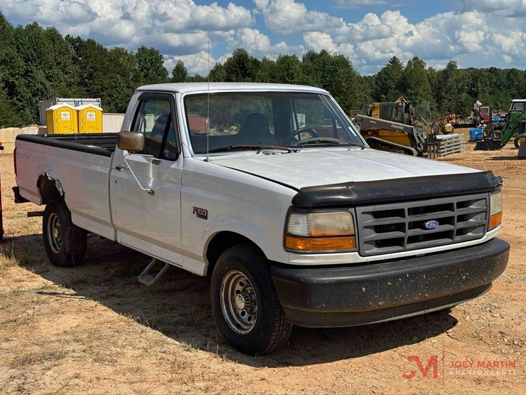 1996-ford-f150-xl-image-1