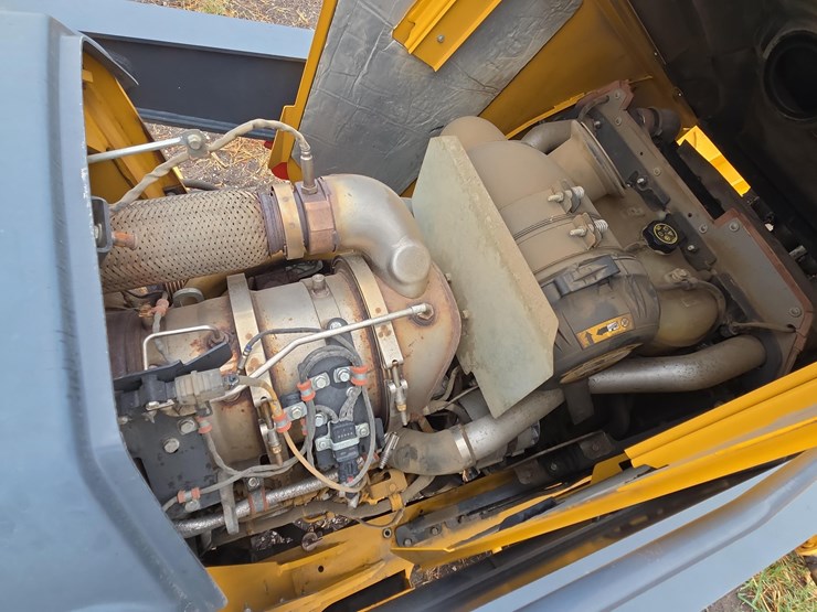 2021-deere-710l-image-9