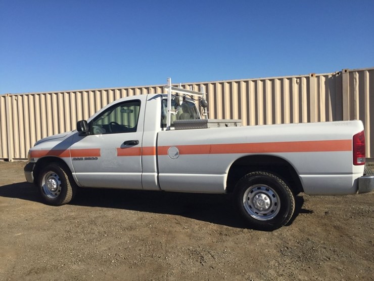 2005-dodge-2500-image-4