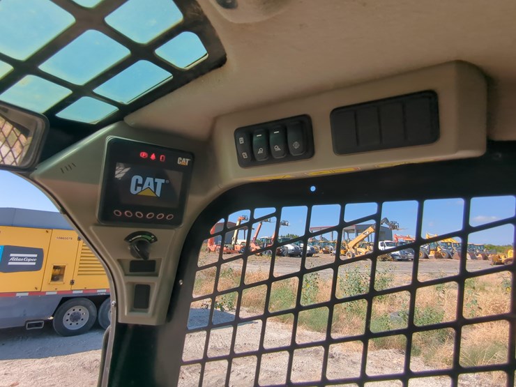 2021-caterpillar-259d-image-18