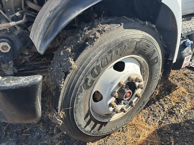 2024-ford-f750-image-12