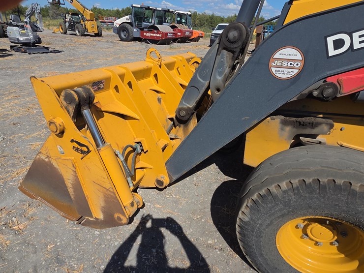 2021-deere-710l-image-9