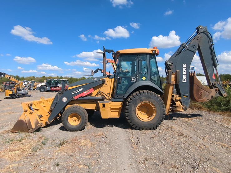 2021-deere-710l-image-1