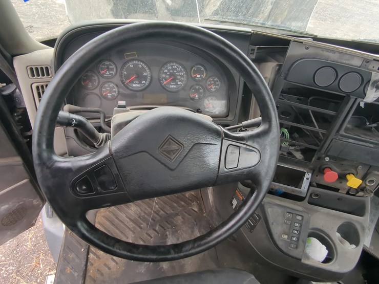 2014-international-prostar-image-12