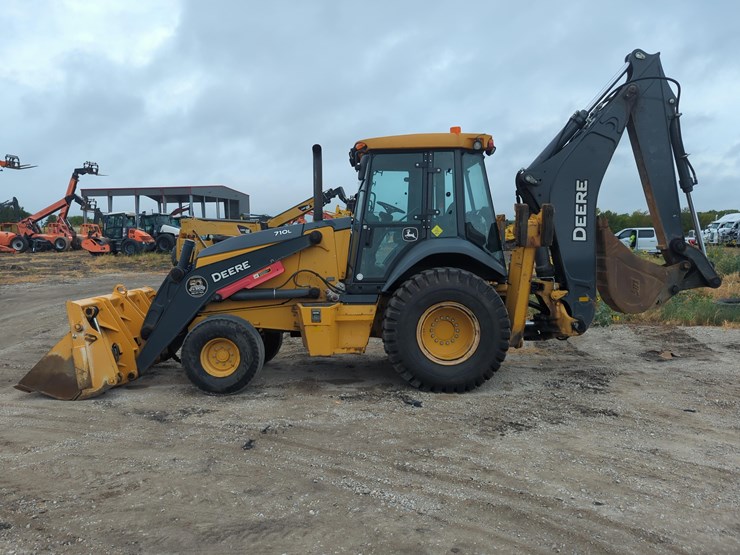 2021-deere-710l-image-1