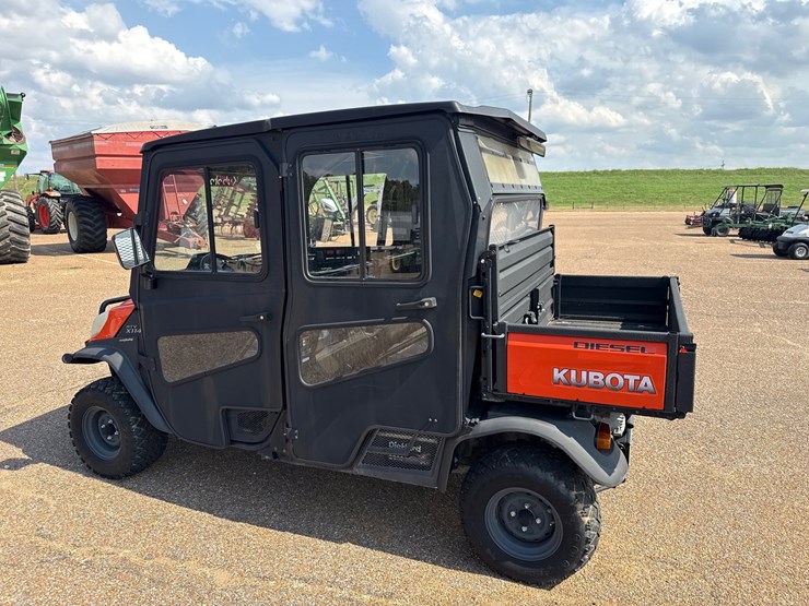 2017-kubota-rtvx1140-image-14