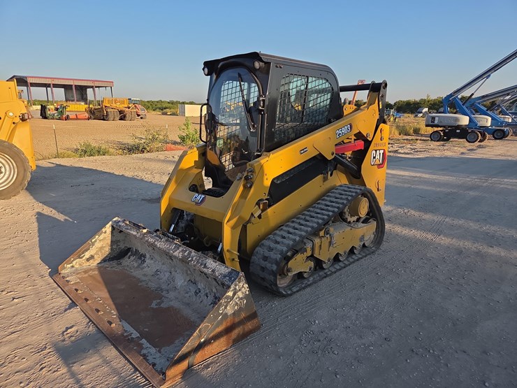 2021-caterpillar-259d3-image-2