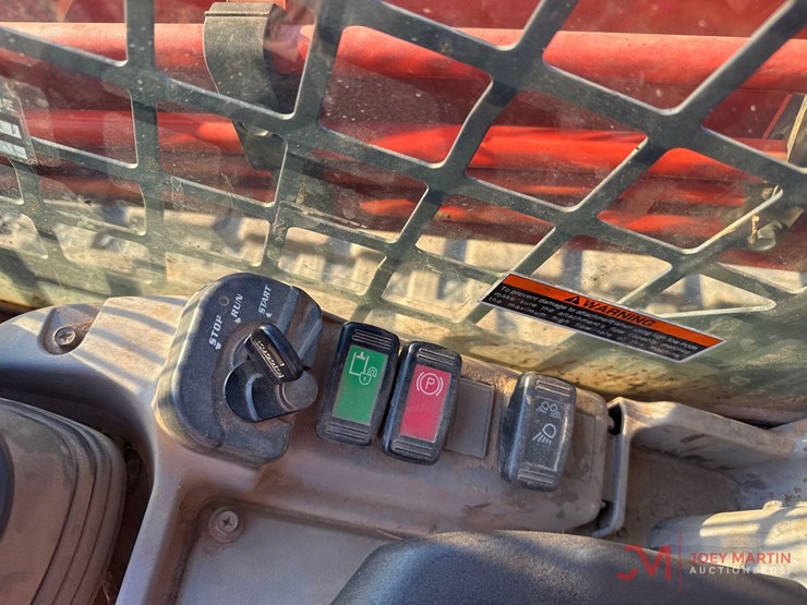 2019-kubota-svl95-2s-image-19