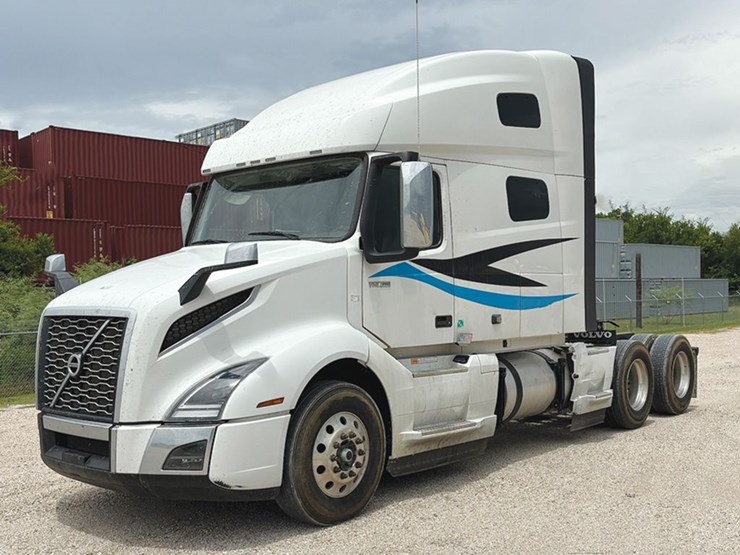 2024-volvo-vnl860-image-1