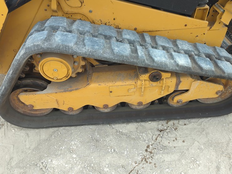 2021-caterpillar-259d3-image-8