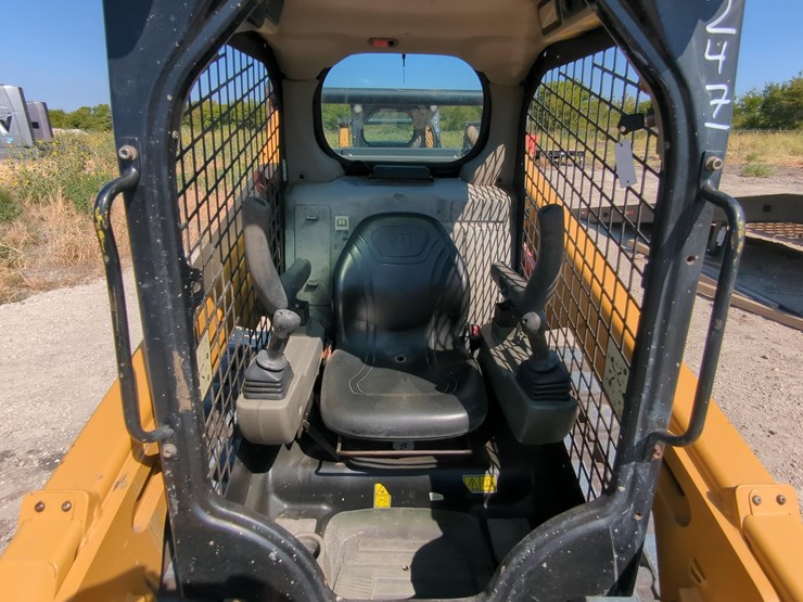 2021-caterpillar-259d-image-16