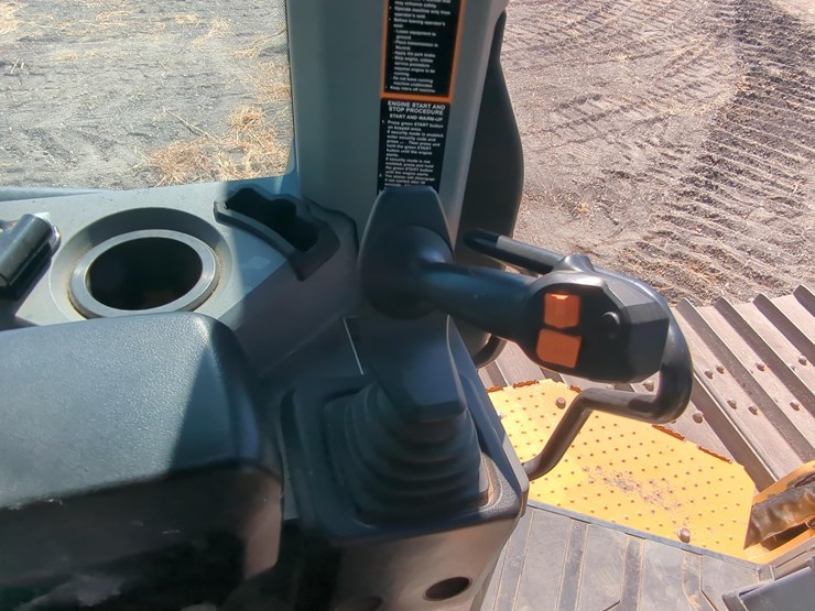 2025-deere-700l-lgp-image-20