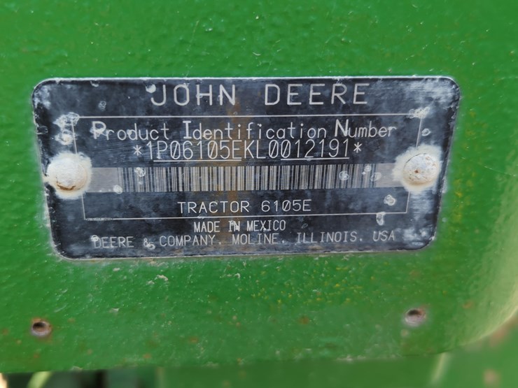 2020-john-deere-6105e-image-11