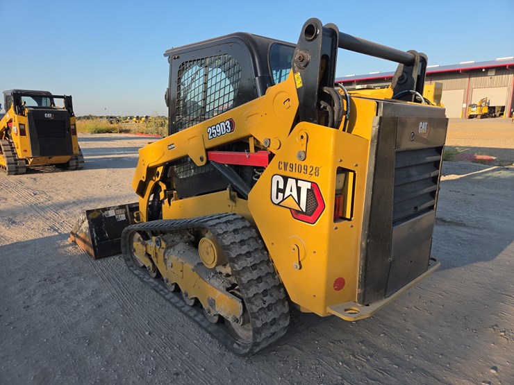 2021-caterpillar-259d3-image-5