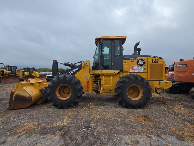 2021-deere-624p-image-1