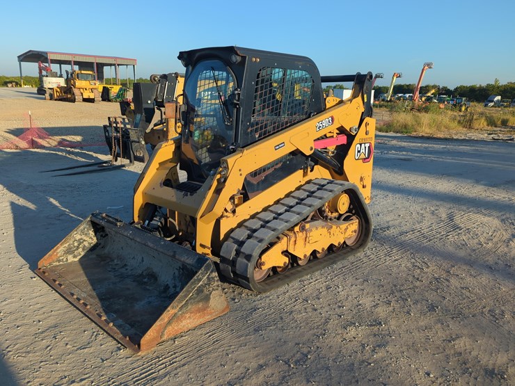 2021-caterpillar-259d3-image-2