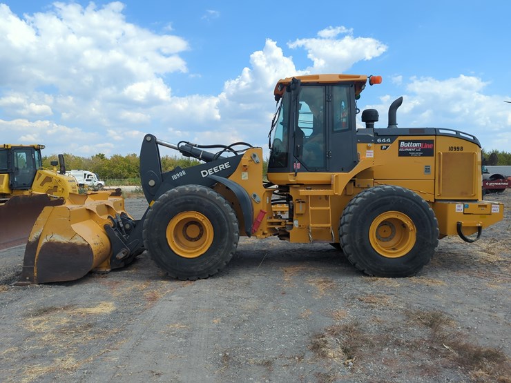 2024-deere-644p-image-1