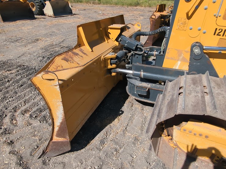 2025-deere-700l-lgp-image-10
