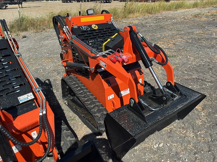 new-ats-t460-mini-track-loader-image-2
