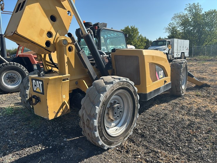 caterpillar-tl1055c-image-5