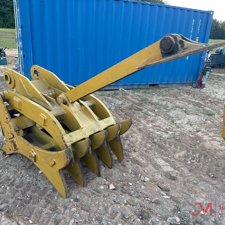 CATERPILLAR 320