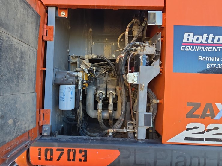 2020-hitachi-zx225usr-lc-6-image-23