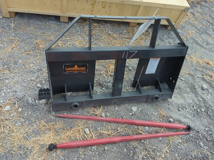 new-landhonor-bs-12-2500g-bale-spear-skid-steer-attachment-image-1