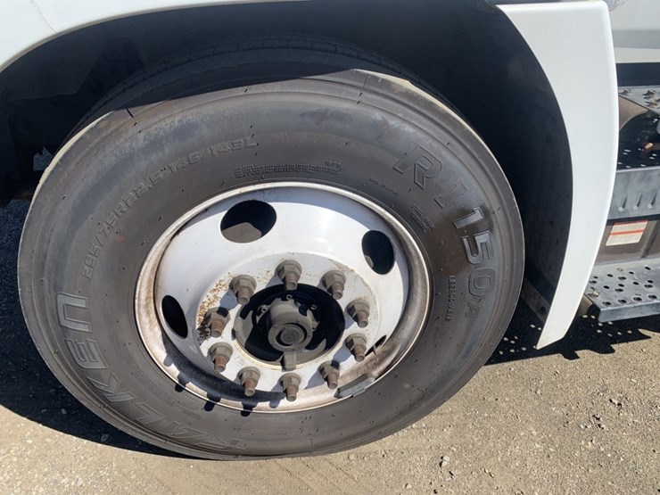 2018-hino-338-image-6