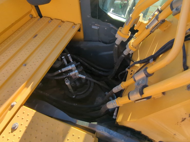 2023-kobelco-sk260-lc-11-image-19