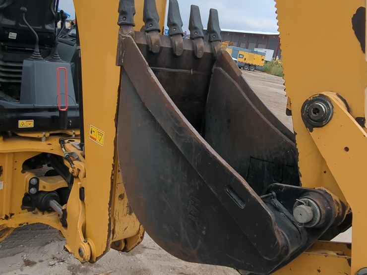 2023-caterpillar-416-image-7