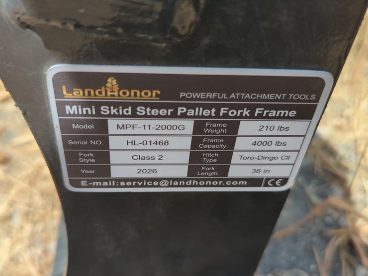 new-landhonor-mpf-11-2000g-50in.-pallet-forks-mini-track-loader-attachment-image-4