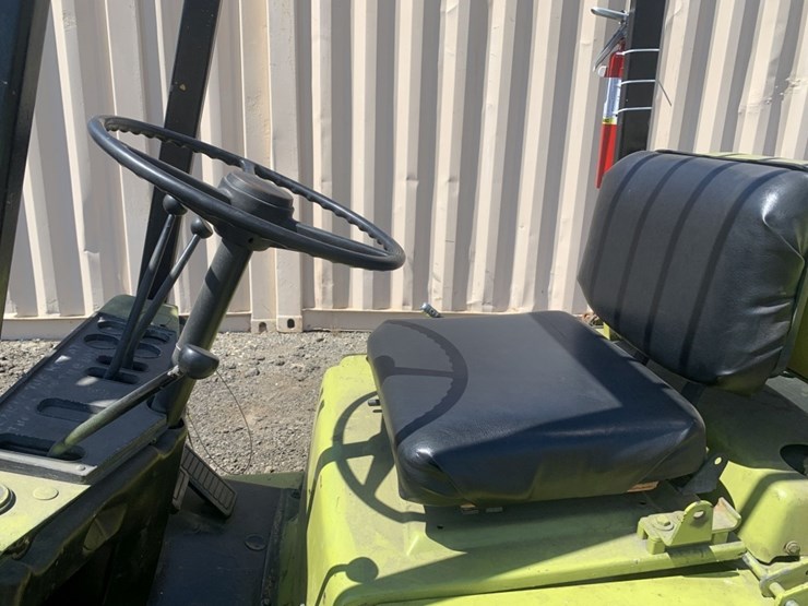 clark-c500-industrial-forklift,-image-5