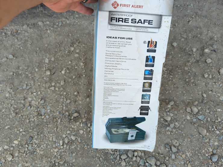 new-first-alert-2013f-.17-cu-ft-fire-and-water-proof-safe-new-support-equipment-image-2
