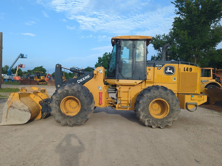 2022-deere-624p-image-1